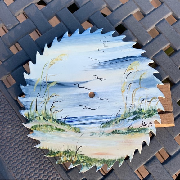 Hand painted saw blade with stand. Great gift idea - Picture 6 of 6